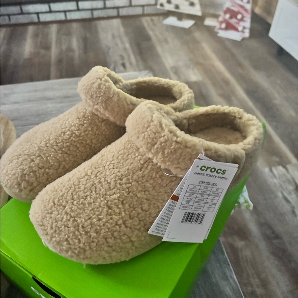 Classic cozy slippers, crocs
